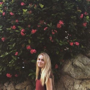 Meet your Posher, Ally